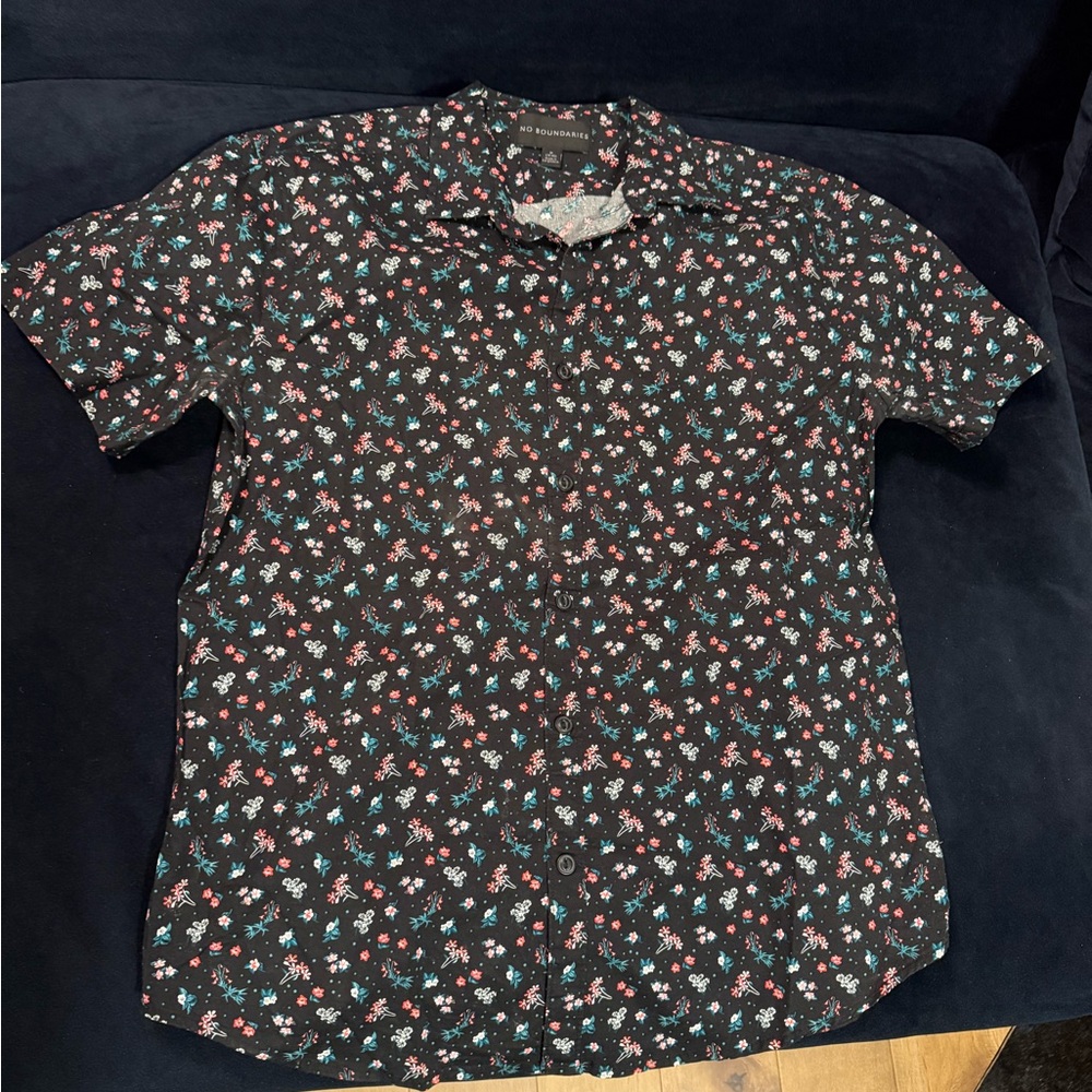 Short sleeve flower print black button down. Medium